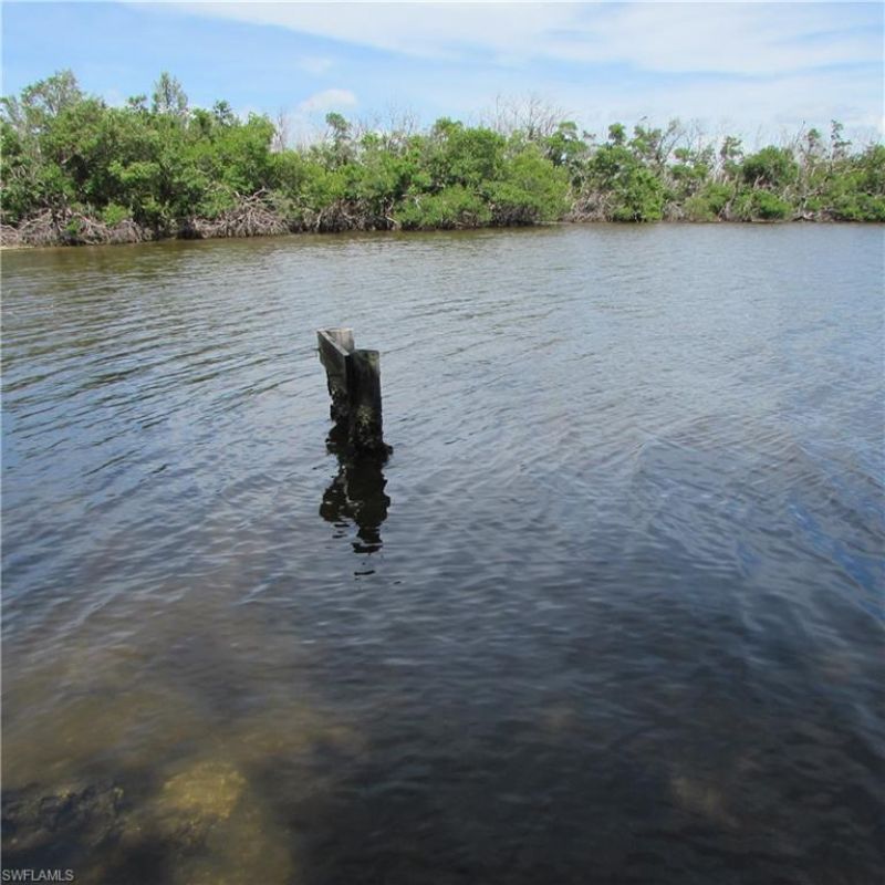 4195 Pine Island Rd Nw, Matlacha, FL 33993 Photo