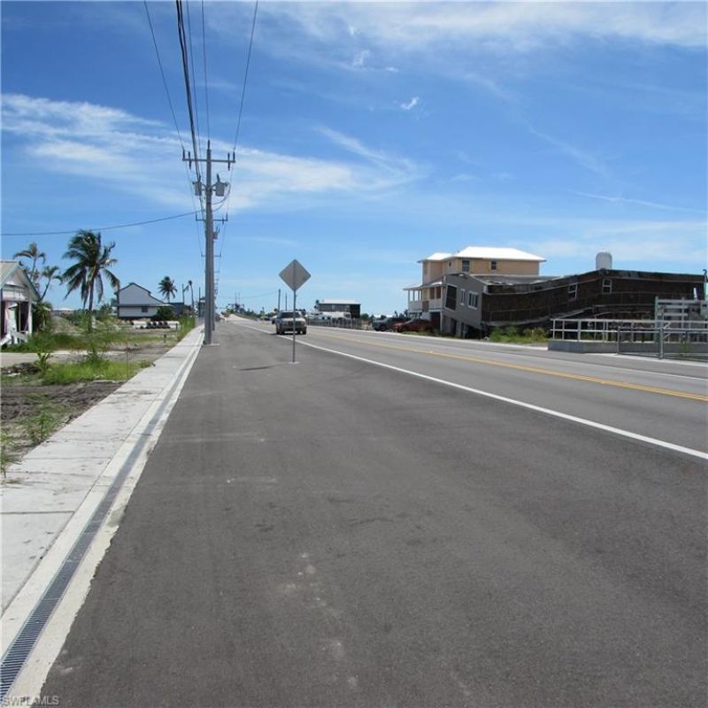 4195 Pine Island Rd Nw, Matlacha, FL 33993 Photo