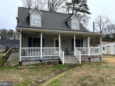 588 WAKEFIELD DRIVE , COLONIAL BEACH, VA 22443