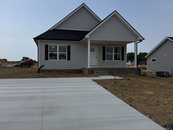 929 Wilkie St N, Mc Ewen, TN 37101