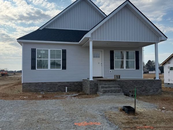 929 Wilkie St N, Mc Ewen, TN 37101