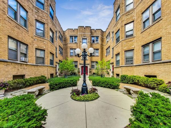 540 W Cornelia Avenue, Unit 2S, Chicago, IL 60657