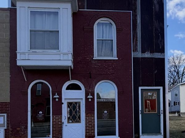 13 E Market Street , Shannon, IL 61078