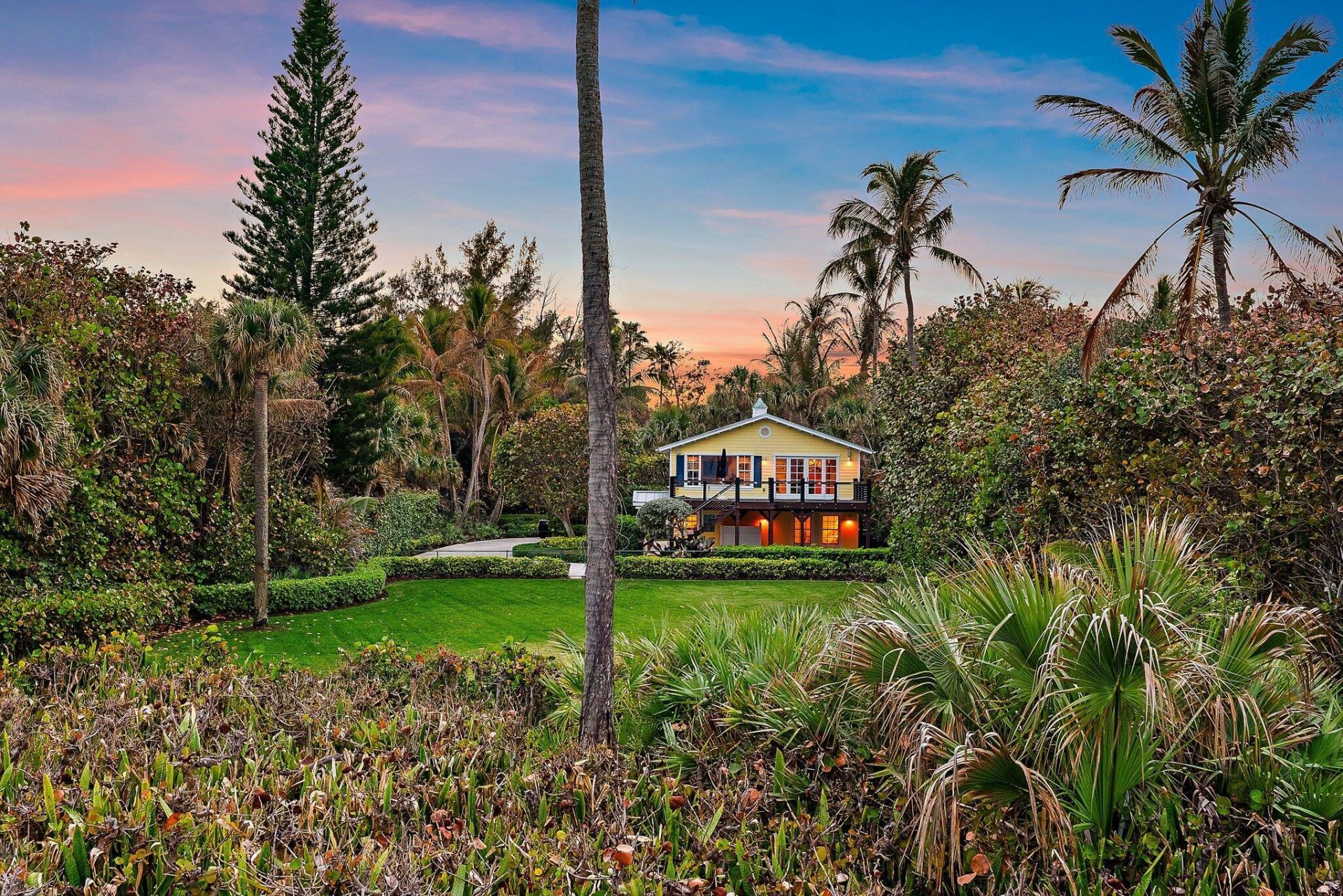 31 N Beach Road, Jupiter Island, FL 33455 Photo