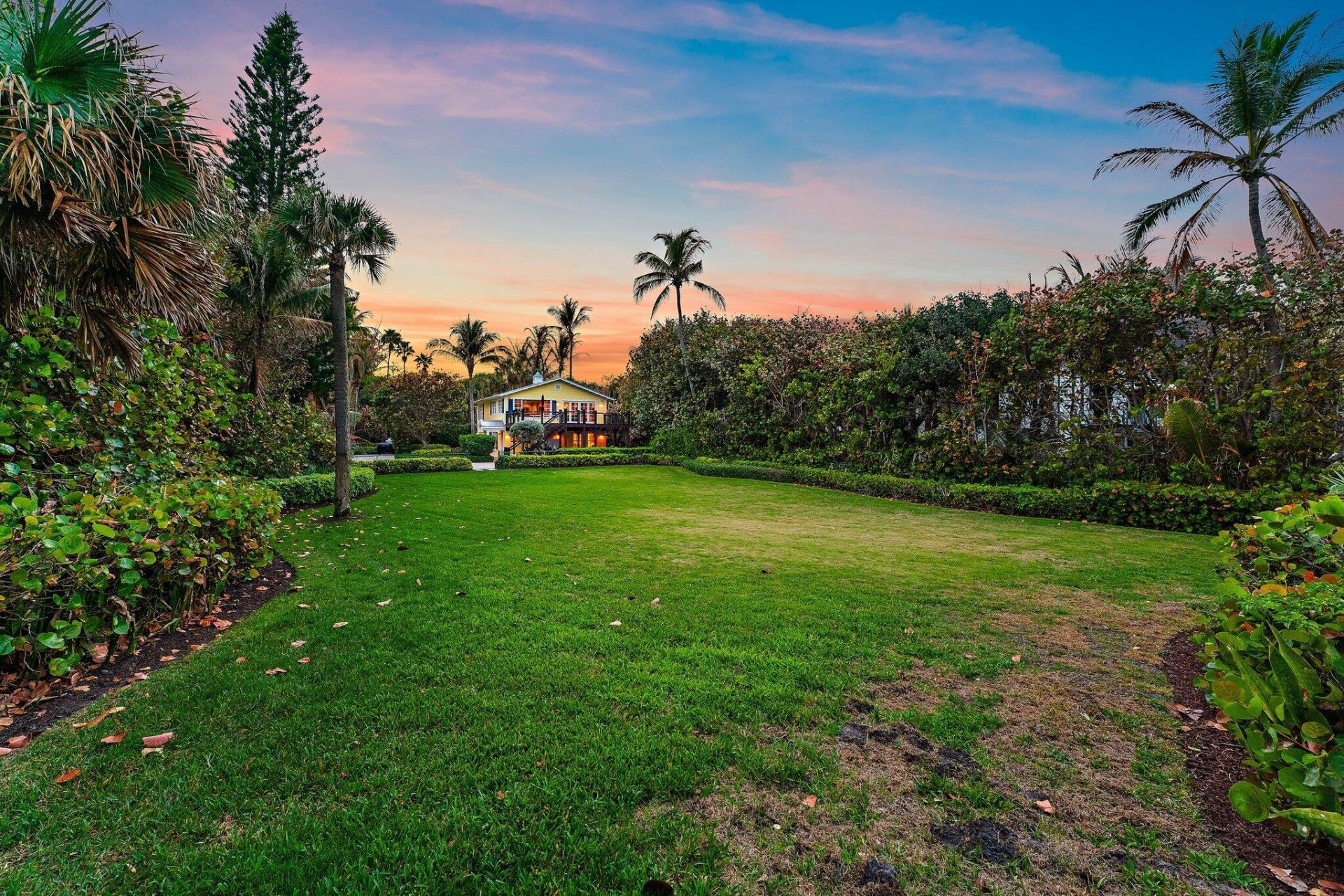 31 N Beach Road, Jupiter Island, FL 33455 Photo