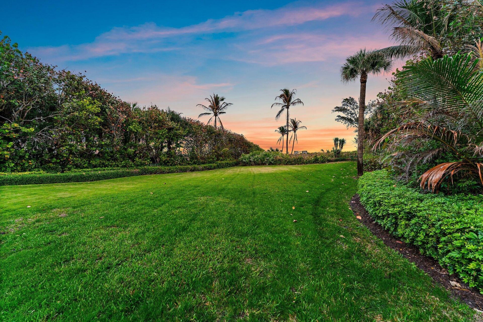 31 N Beach Road, Jupiter Island, FL 33455 Photo