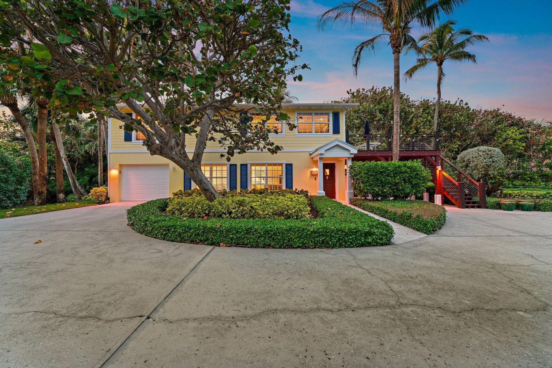 31 N Beach Road, Jupiter Island, FL 33455 Photo