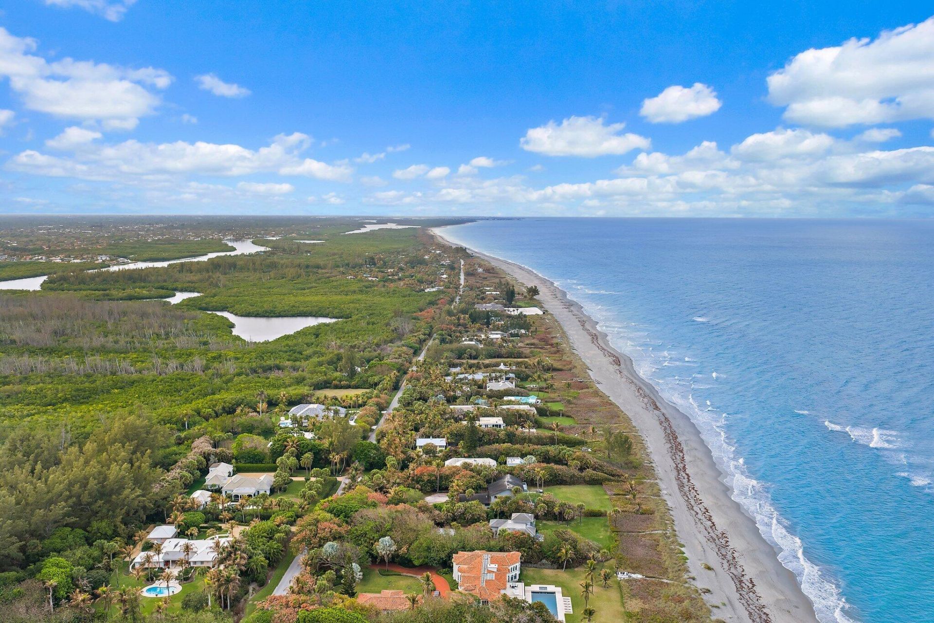 31 N Beach Road, Jupiter Island, FL 33455 Photo