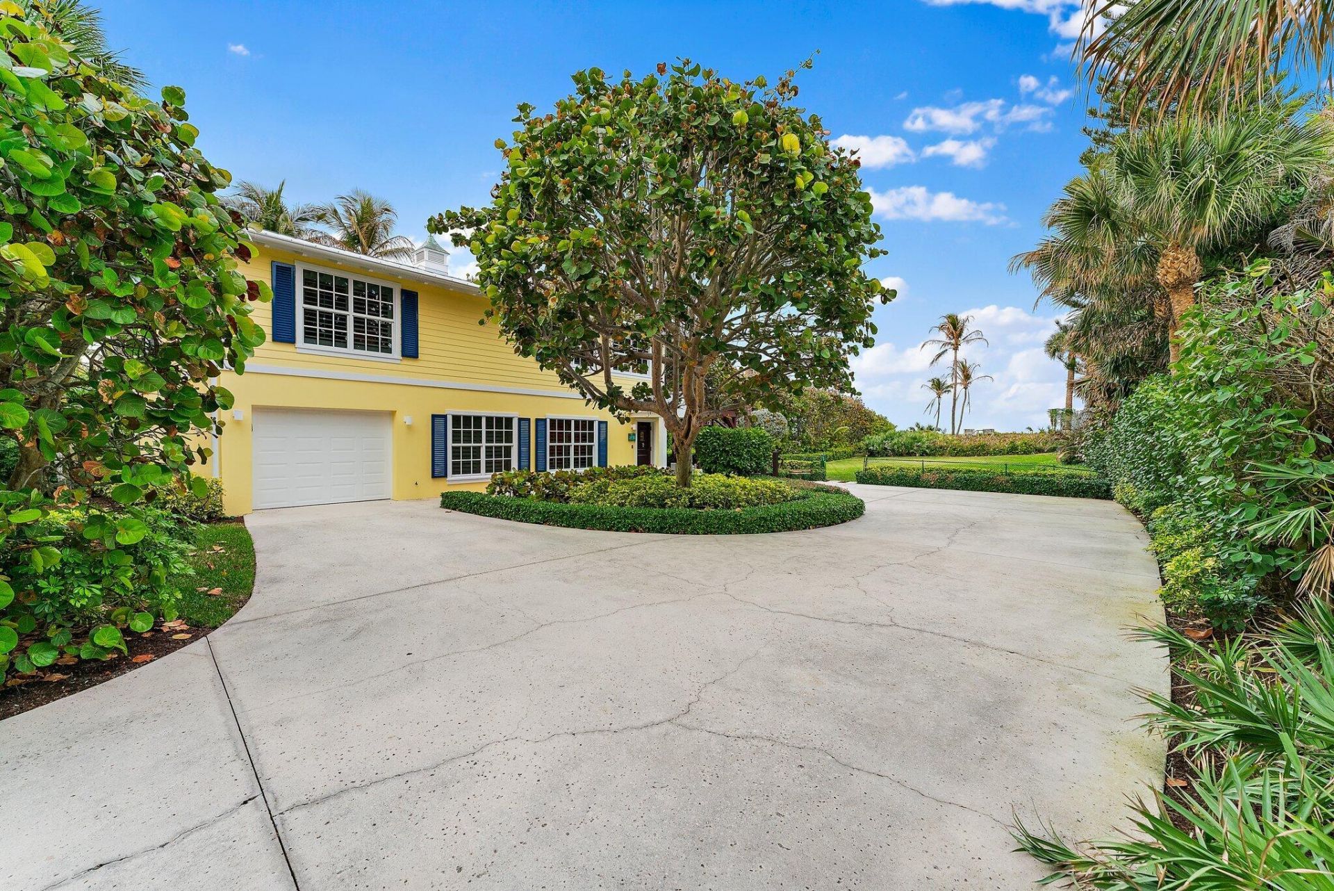 31 N Beach Road, Jupiter Island, FL 33455 Photo