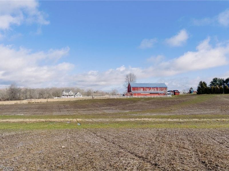 9265 Georgetown Street, Louisville, OH 44641 Photo 2