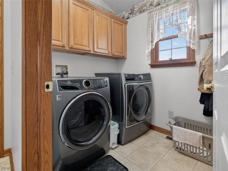 9265 Georgetown Street, Louisville, OH 44641 Photo 20