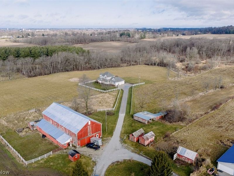 9265 Georgetown Street, Louisville, OH 44641 Photo 4