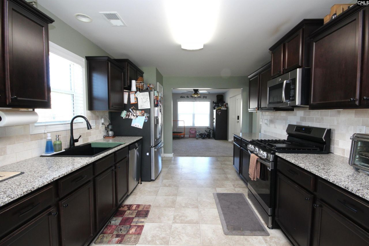 521 Pineberry Court  Photo 9