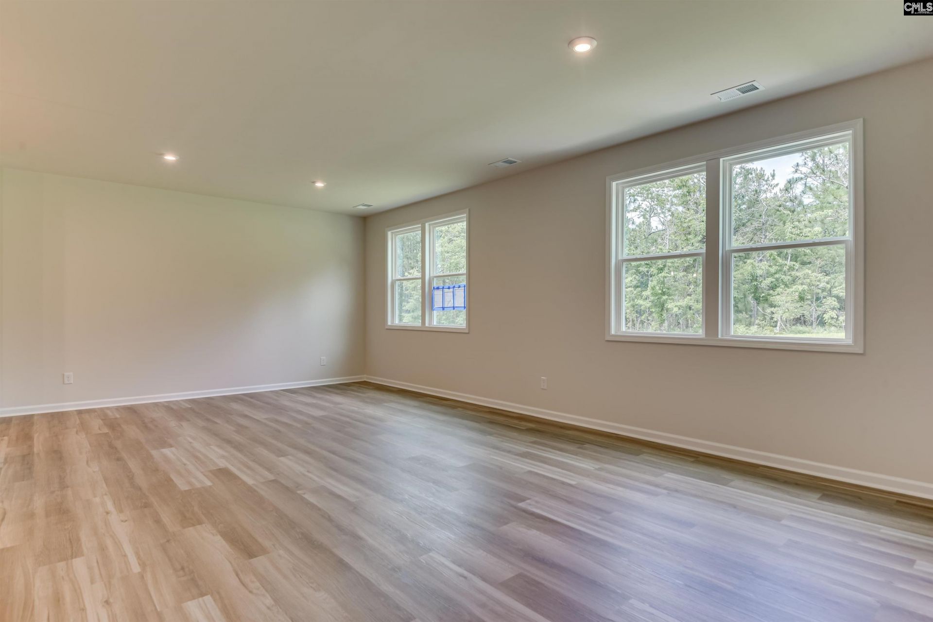 143 Bloomsbury Drive Photo 10