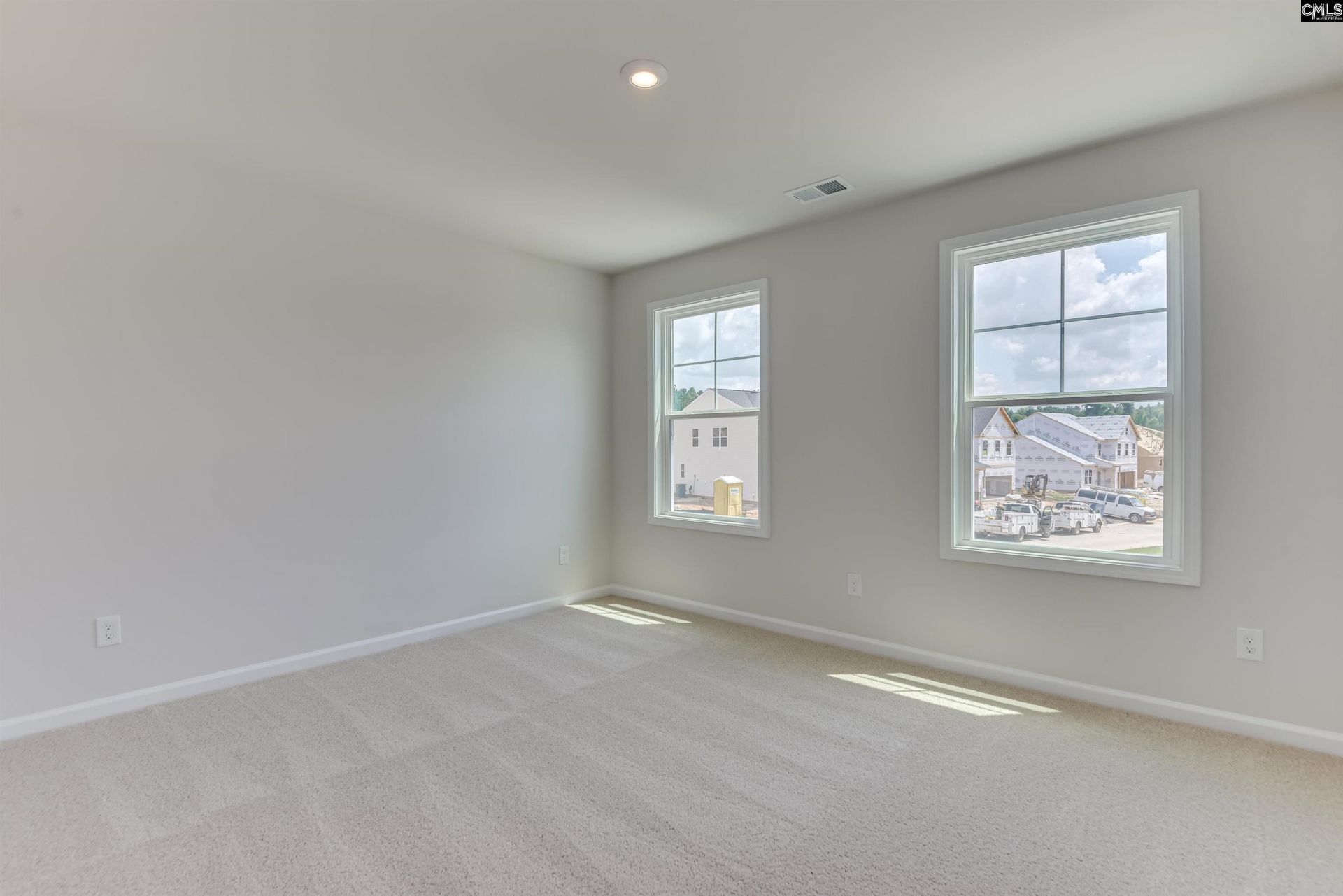 143 Bloomsbury Drive Photo 33