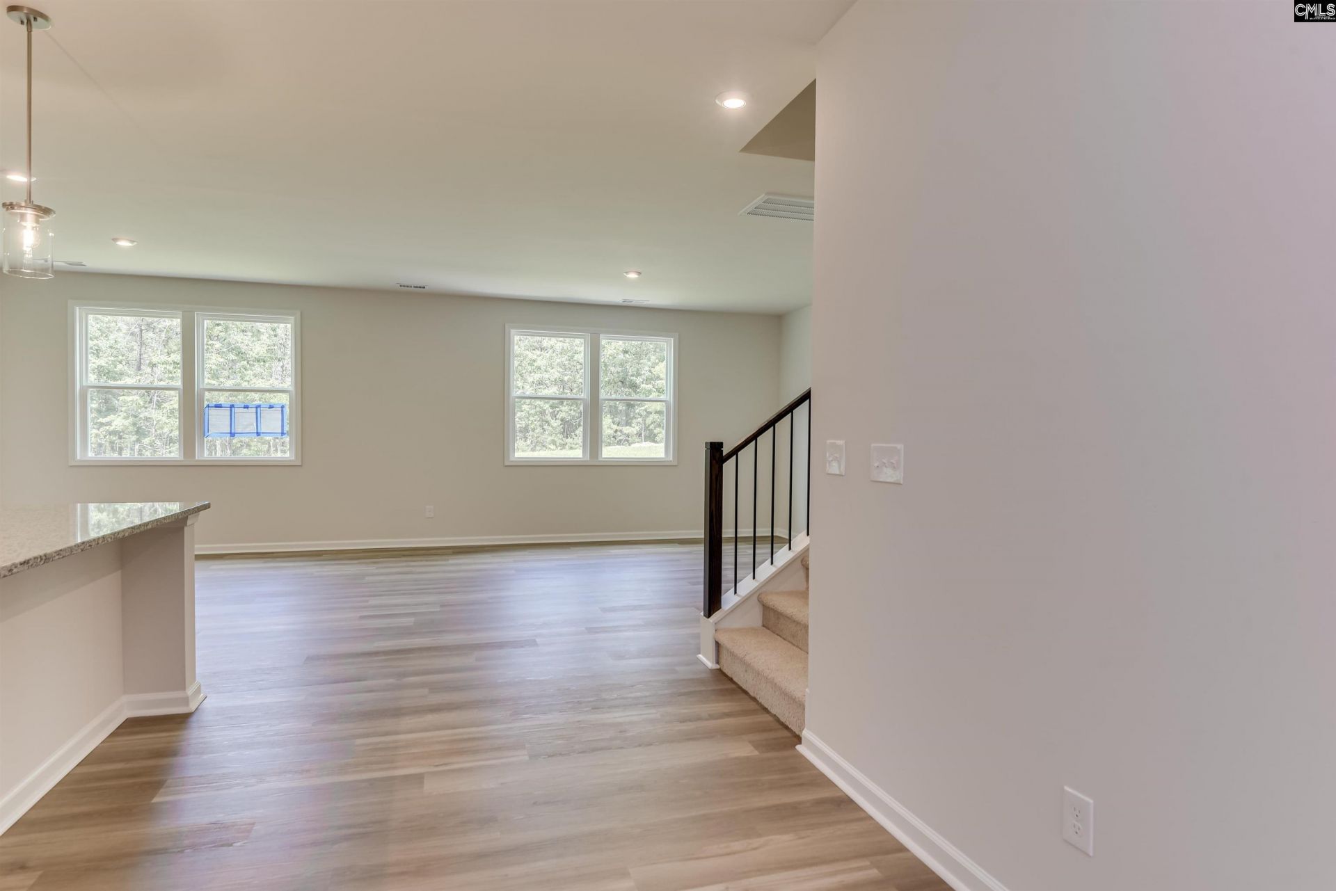 143 Bloomsbury Drive Photo 8