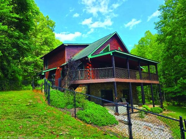 300 Crawford DR, Moneta, VA 24121