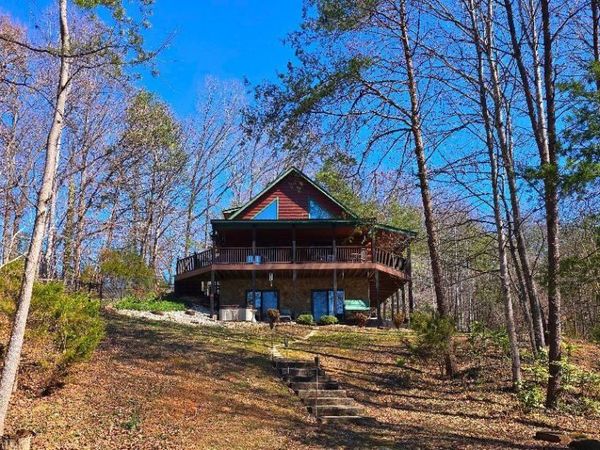 300 Crawford DR, Moneta, VA 24121