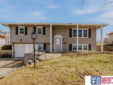 5129 S 94th Avenue , Omaha, NE 68127