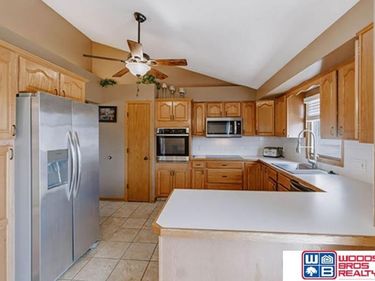 5129 S 94th Avenue, Omaha, NE 68127