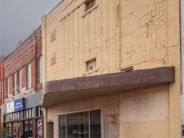 212 E Choctaw , McAlester, OK 74501