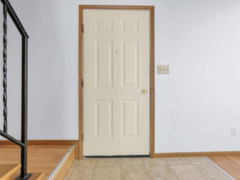 1593 Raspberry Run Drive, Columbus, OH 43204 Photo 2