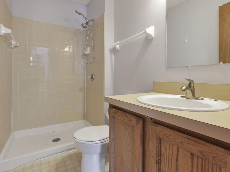 1593 Raspberry Run Drive, Columbus, OH 43204 Photo 24