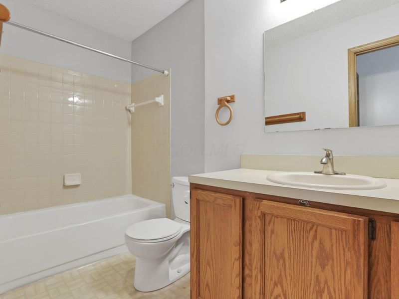 1593 Raspberry Run Drive, Columbus, OH 43204 Photo 32