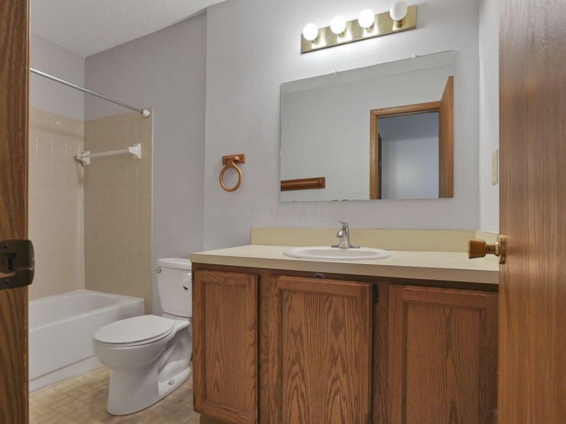 1593 Raspberry Run Drive, Columbus, OH 43204 Photo 33