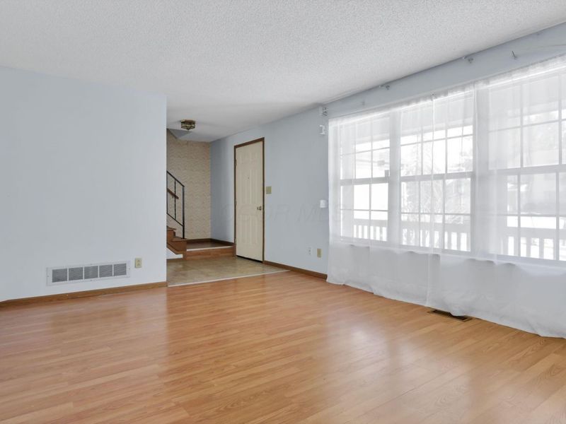 1593 Raspberry Run Drive, Columbus, OH 43204 Photo 4