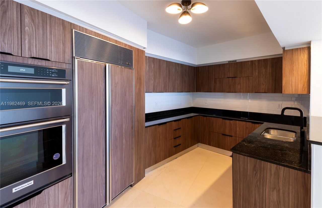 400 Alton Rd, Unit 1102, Miami Beach, FL 33139 Photo