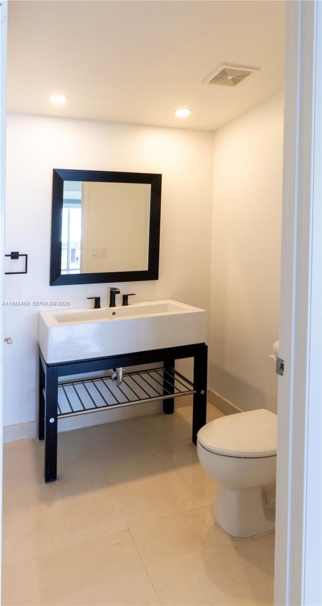 400 Alton Rd, Unit 1102, Miami Beach, FL 33139 Photo