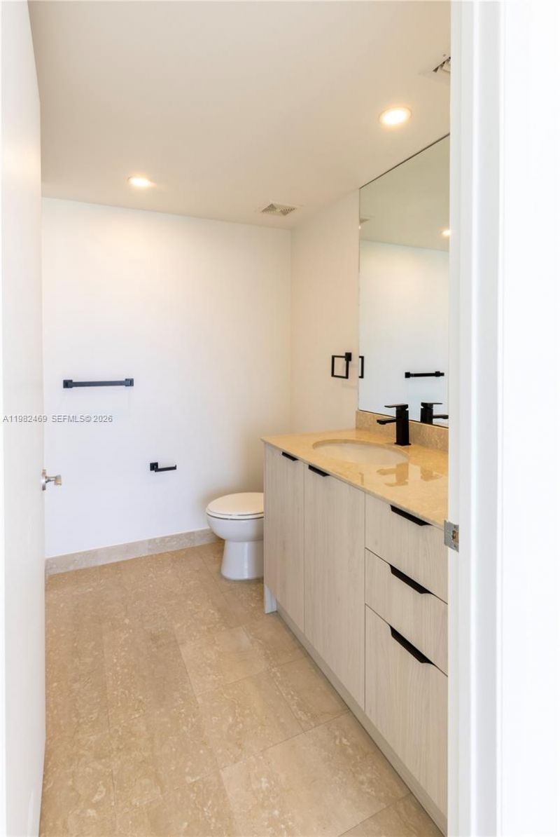 400 Alton Rd, Unit 1102, Miami Beach, FL 33139 Photo