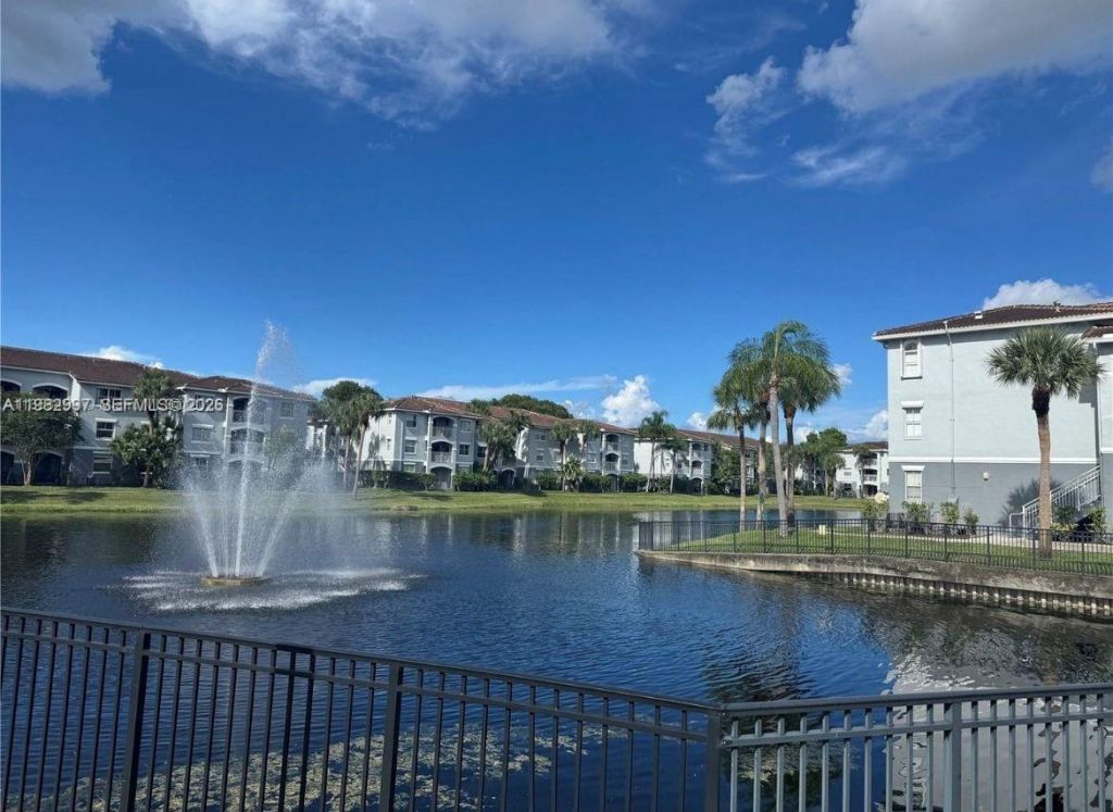 150 NW 96th Ave, Unit 9-203, Pembroke Pines, FL 33024 Photo