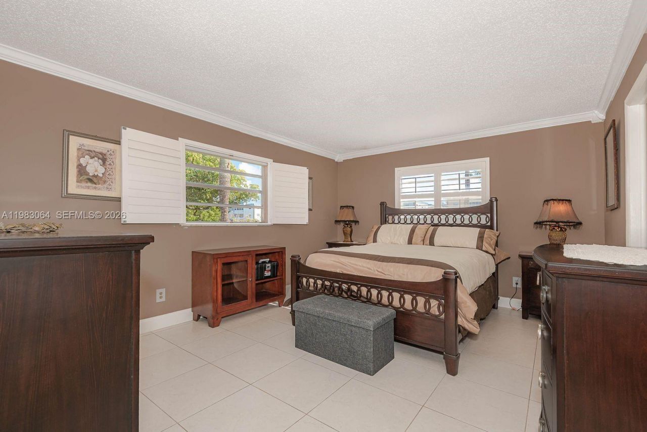 4270 NW 40th St , Unit 201, Lauderdale Lakes, FL 33319 Photo