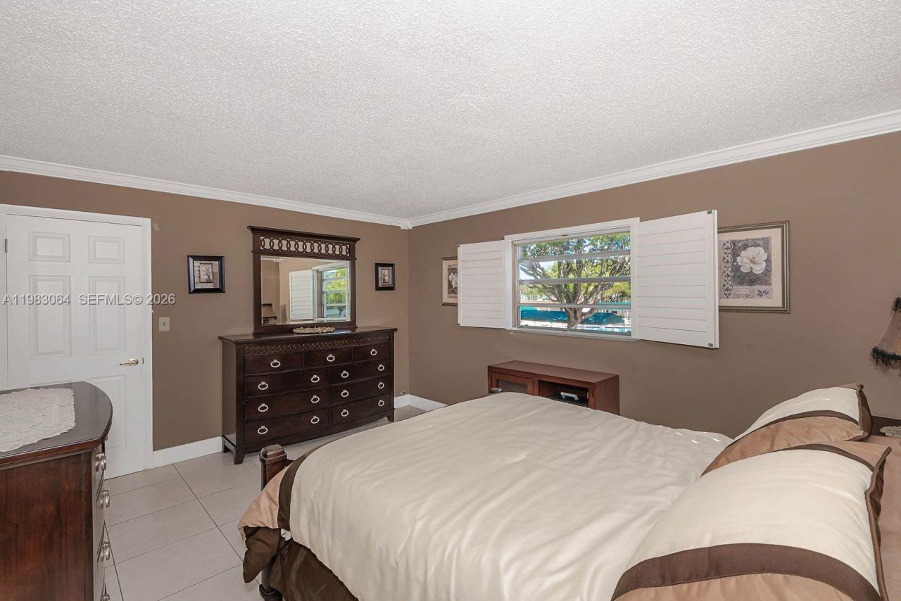 4270 NW 40th St , Unit 201, Lauderdale Lakes, FL 33319 Photo