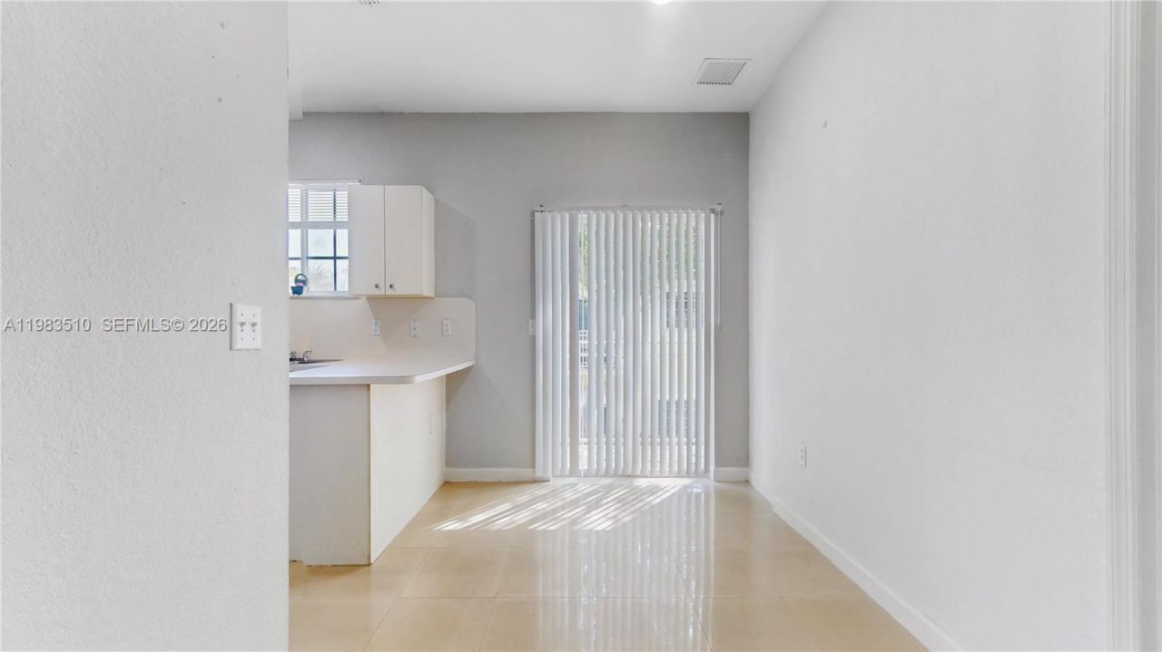 373 NE 26th Pl , Unit 201, Homestead, FL 33033 Photo