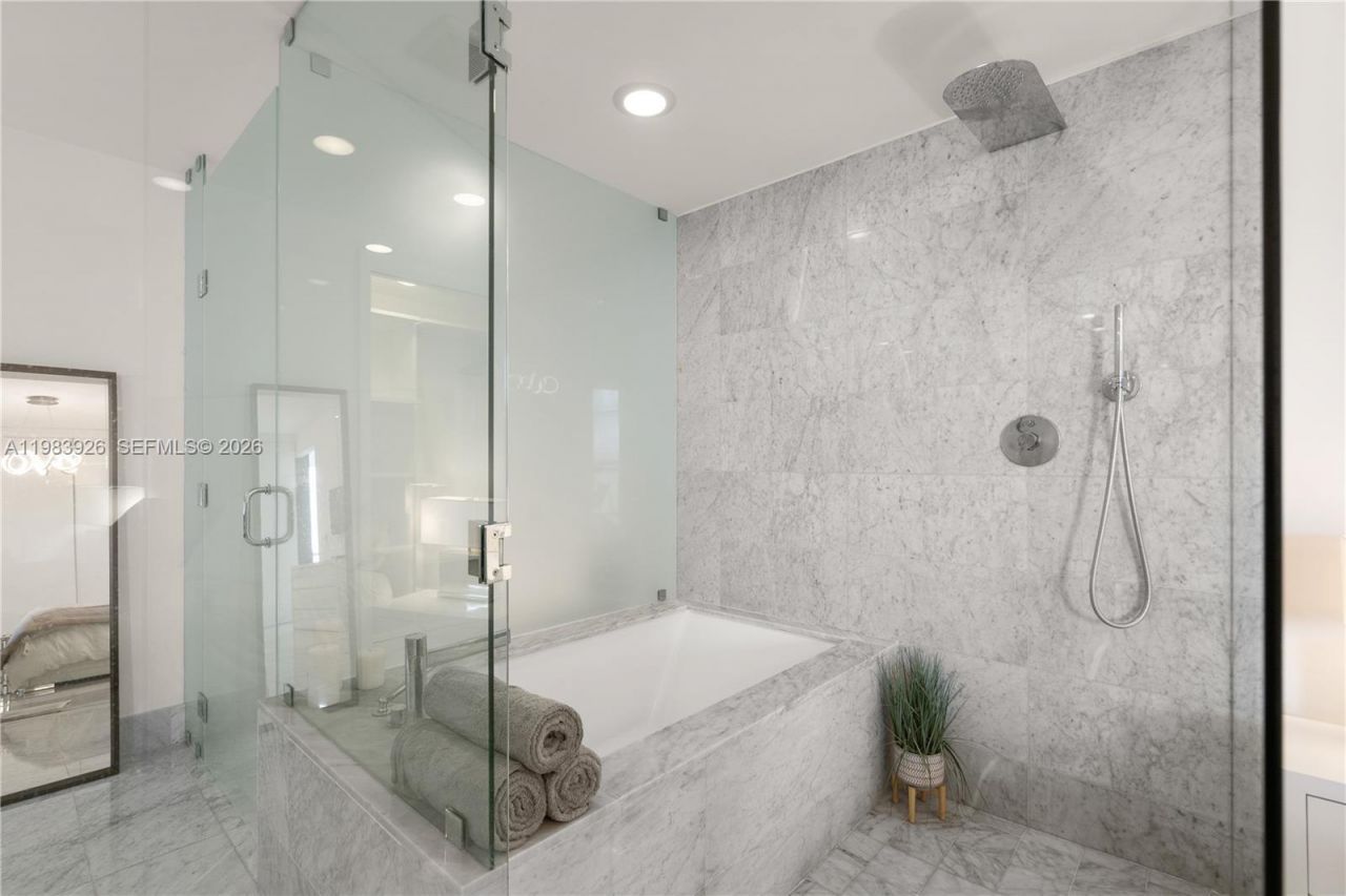 3131 NE 7th Ave , Unit 1202, Miami, FL 33137 Photo