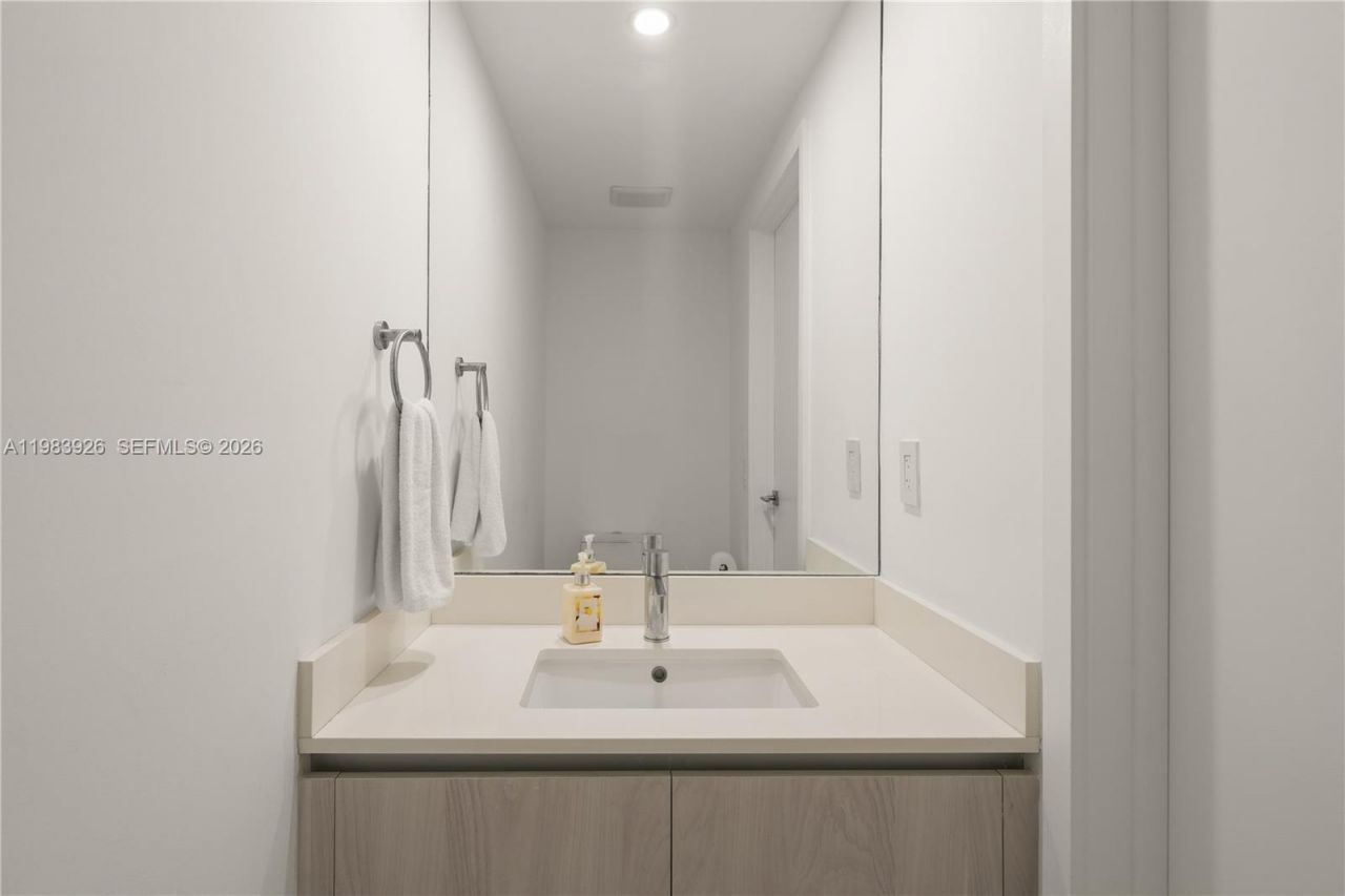 3131 NE 7th Ave , Unit 1202, Miami, FL 33137 Photo