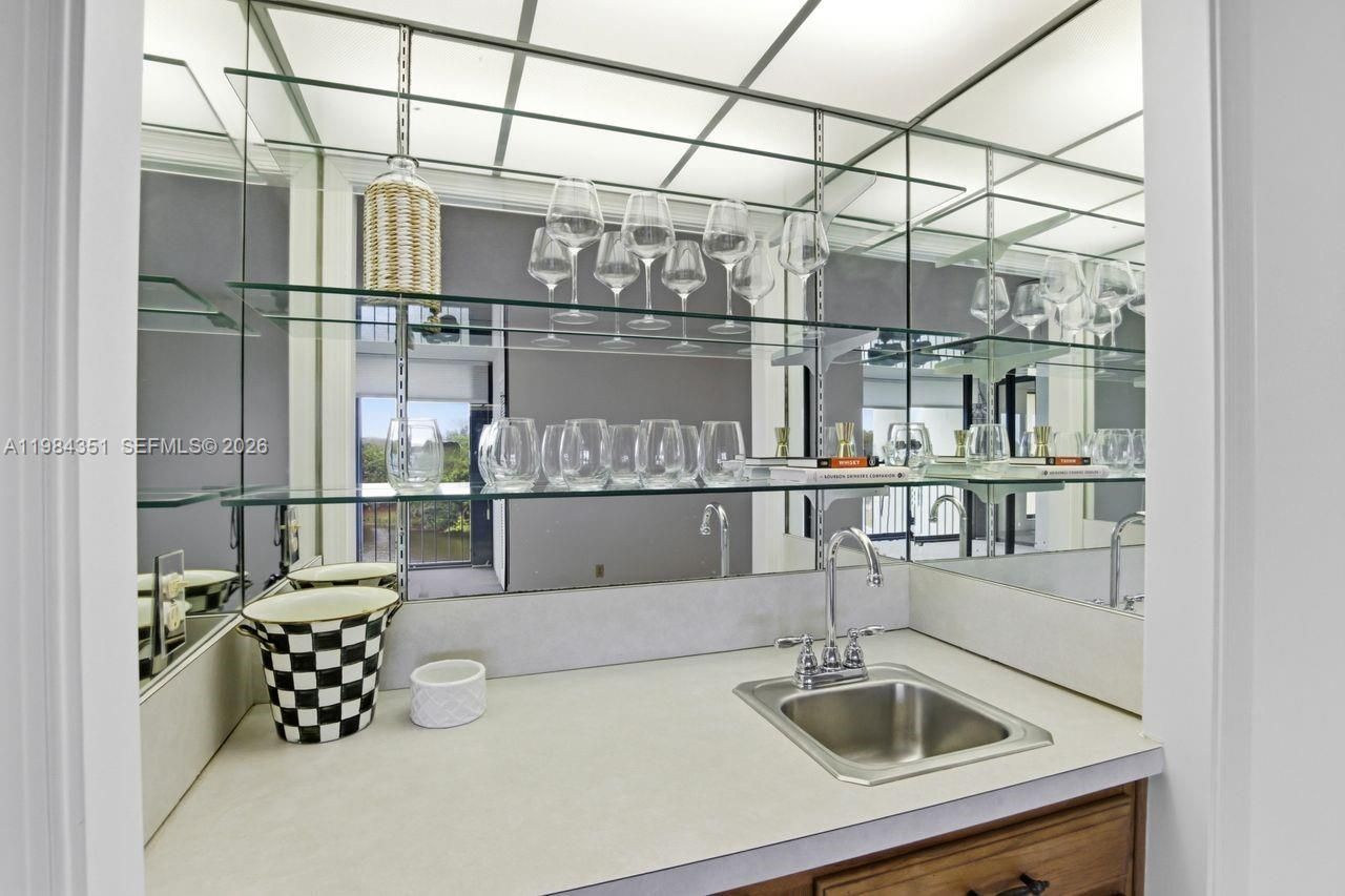 5188 Woodland Lakes Dr , Unit 337, Palm Beach Gardens, FL 33418 Photo