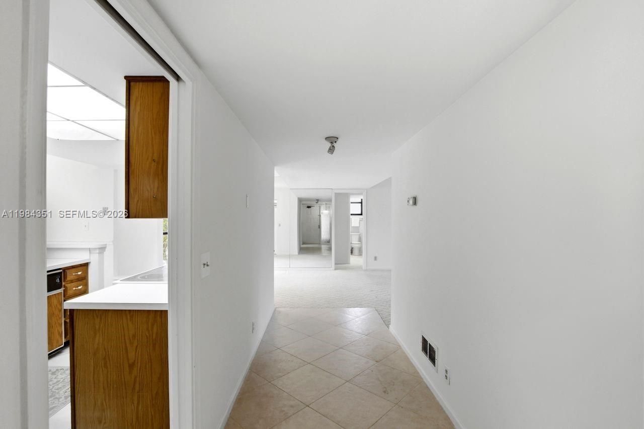 5188 Woodland Lakes Dr , Unit 337, Palm Beach Gardens, FL 33418 Photo