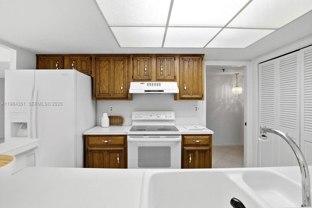 5188 Woodland Lakes Dr , Unit 337, Palm Beach Gardens, FL 33418 Photo