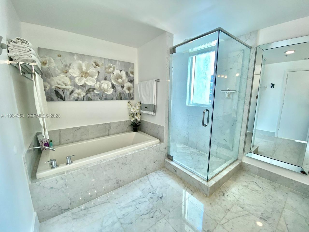 253 NE 2nd St, Unit 2703, Miami, FL 33132 Photo