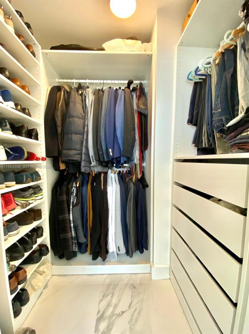253 NE 2nd St, Unit 2703, Miami, FL 33132 Photo