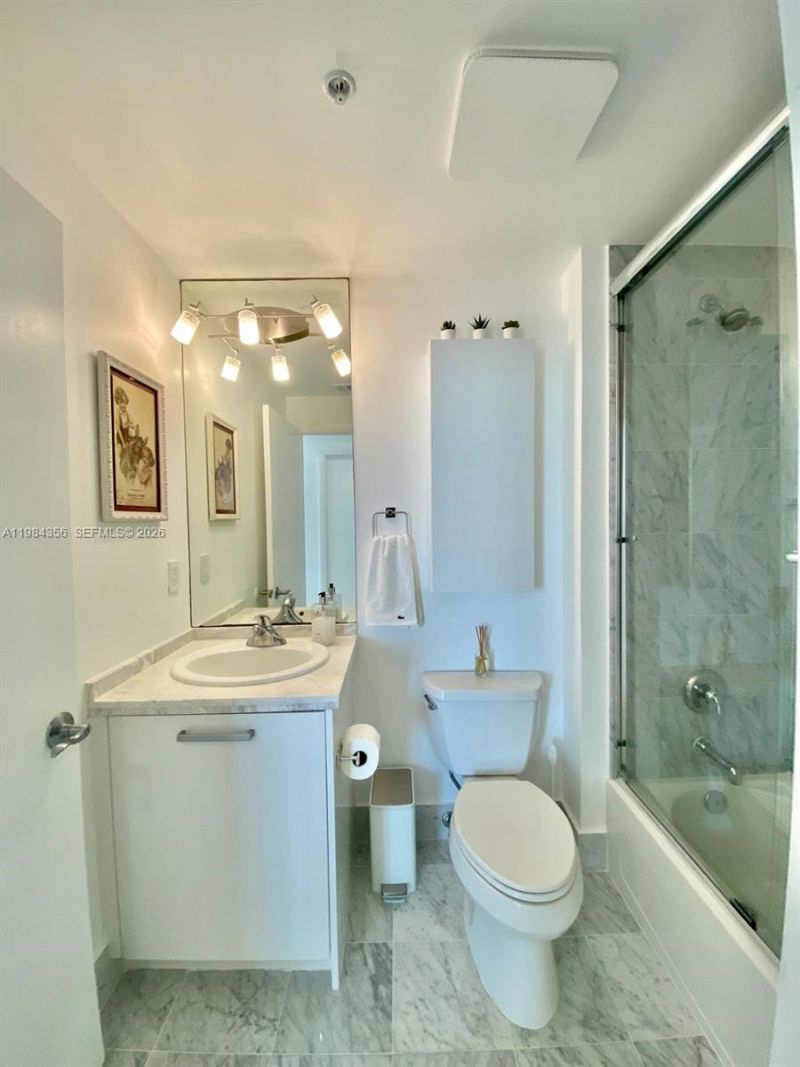 253 NE 2nd St, Unit 2703, Miami, FL 33132 Photo