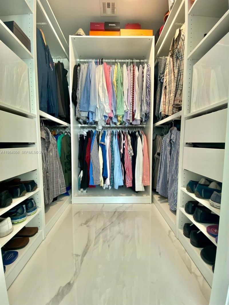 253 NE 2nd St, Unit 2703, Miami, FL 33132 Photo
