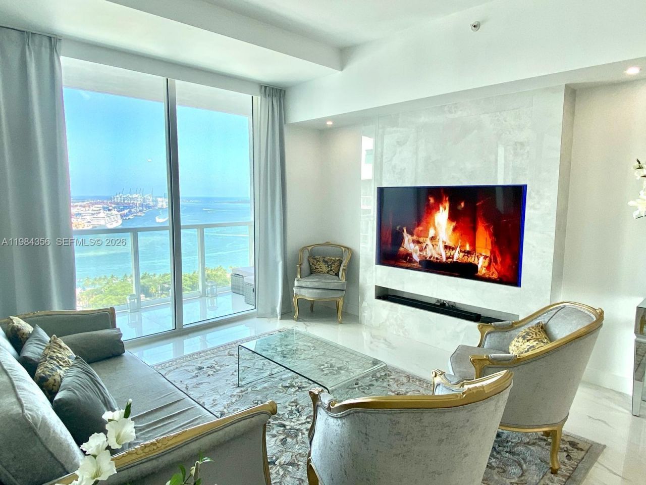 253 NE 2nd St, Unit 2703, Miami, FL 33132 Photo