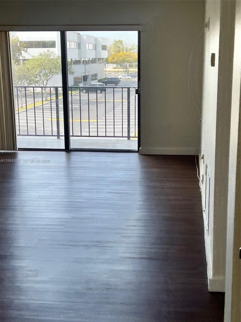 10431 N Kendall Dr, Unit D314, Miami, FL 33176 Photo