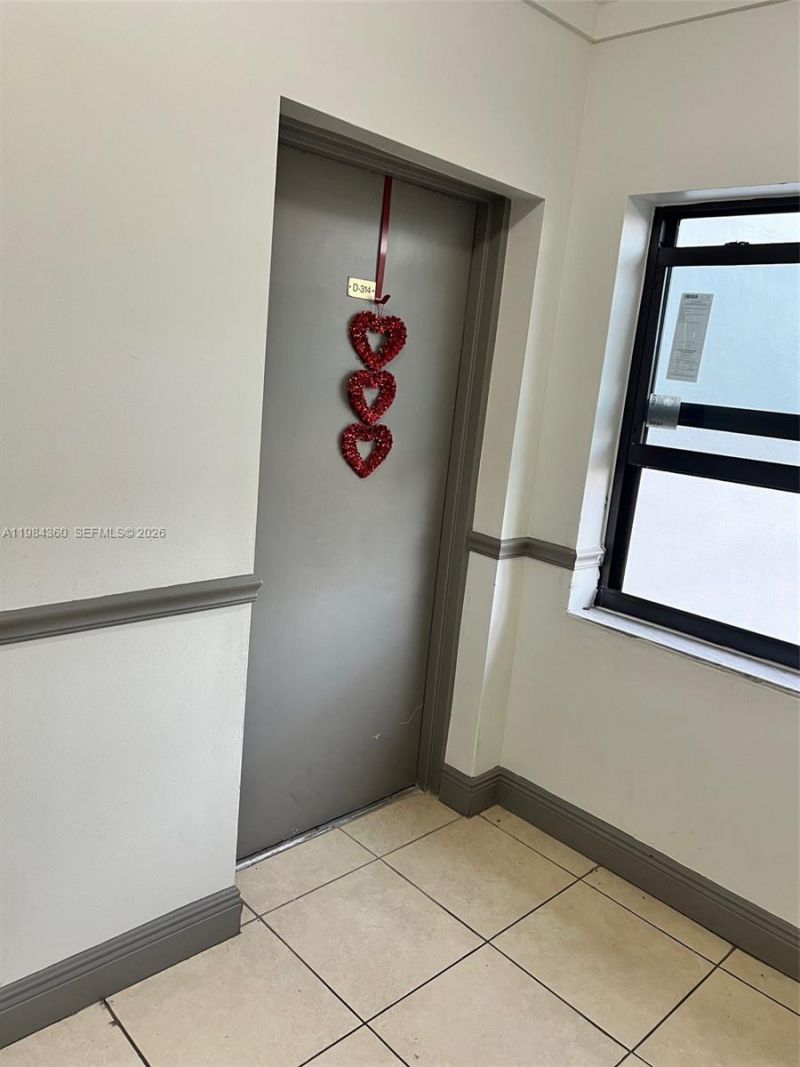 10431 N Kendall Dr, Unit D314, Miami, FL 33176 Photo