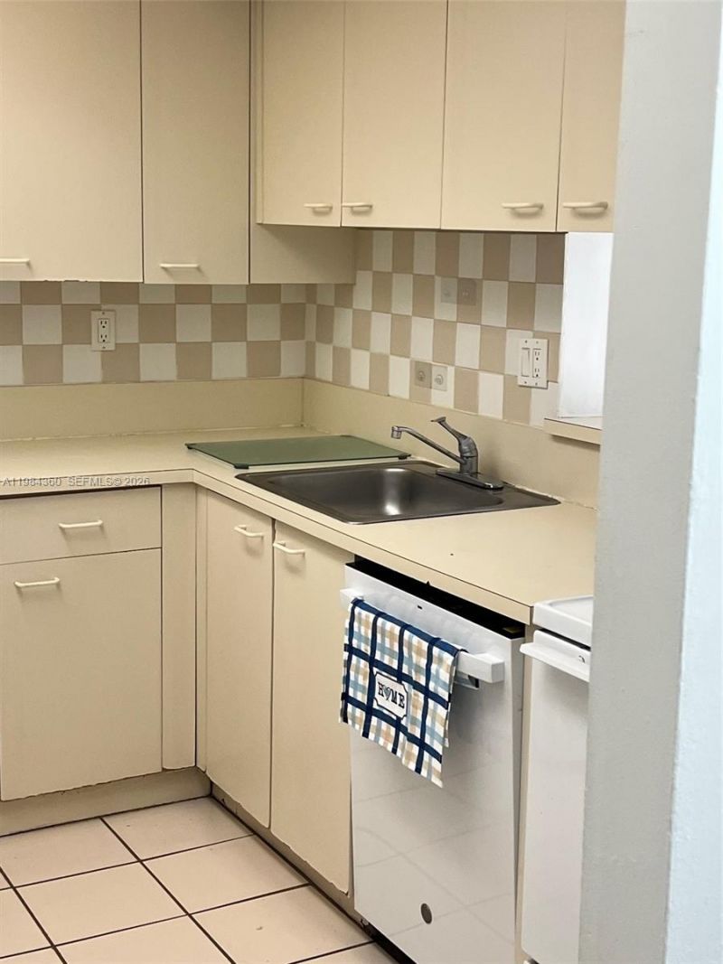 10431 N Kendall Dr, Unit D314, Miami, FL 33176 Photo